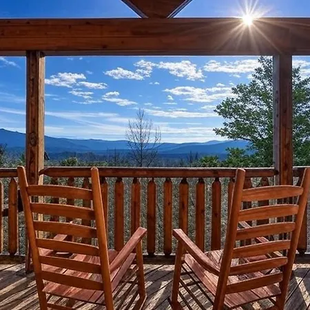 Priceless View, Amazing Views, Hot Tub, Pool, 1089 Free Tickets Each Paid Day, Dollywood And More